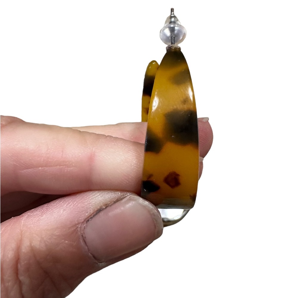 Tortoise Shell Acrylic Hoop Earrings - Picture 6 of 6